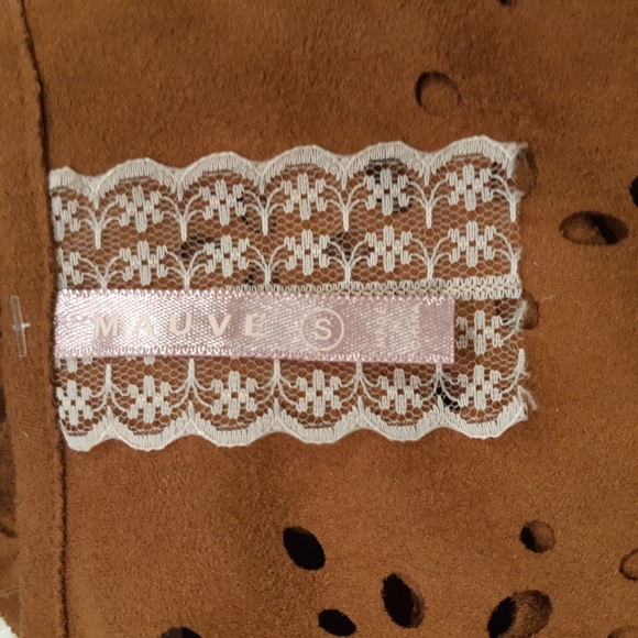 Mauve Fringed Die Cut Vest - Picture 5 of 5